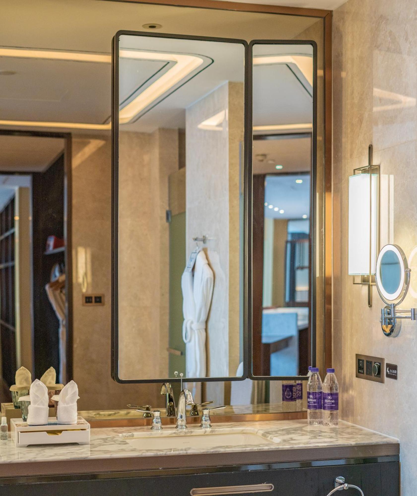 Hilton Fuzhou Hotell Fuzhou  Exteriör bild