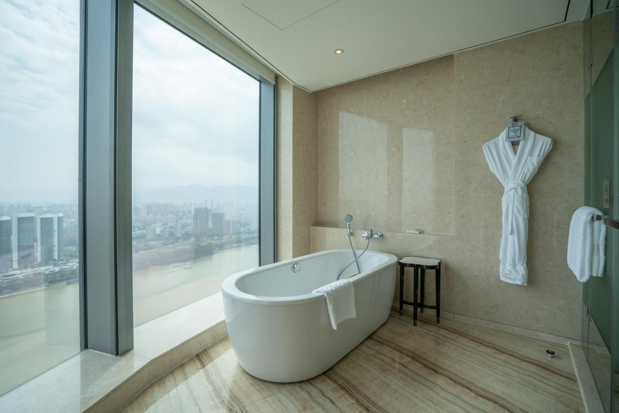 Hilton Fuzhou Hotell Fuzhou  Exteriör bild
